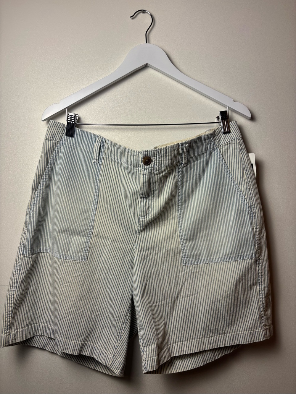 NWT GAP Light Blue and White Striped Women's Bermuda Shorts, size 14